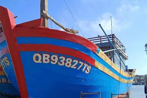 Một tàu cá Quảng Trị cùng thuyền viên mất liên lạc gần bán đảo Sơn Trà