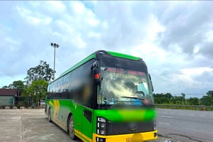 Xe khách chở vượt 28 người bị phạt gần 200 triệu đồng