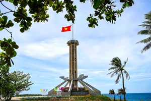 Đặc khu Cồn Cỏ rực rỡ cờ hoa, sẵn sàng cho ngày bầu cử