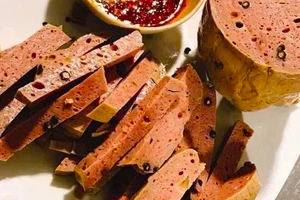 Dùng hàn the sản xuất chả bò, một chủ cơ sở bị khởi tố