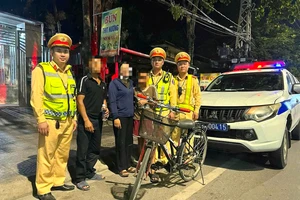 CSGT tìm thấy thiếu niên 15 tuổi đạp xe đi lạc từ Hà Tĩnh vào Quảng Trị