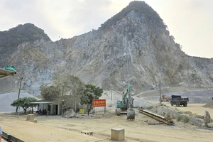 Xã này 'cầu cứu' xã kia vì mỏ đá làm khổ người dân