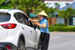 Mật phục ghi hình 'cò' chèo kéo khách ở Phong Nha – Kẻ Bàng