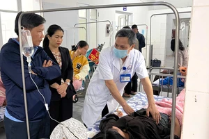 Hàng chục học sinh ở Quảng Trị nhập viện nghi do ăn bánh mì