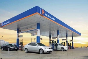 Giá xăng bán lẻ tại Việt Nam sẽ về ngưỡng 15.000 đồng/lít?