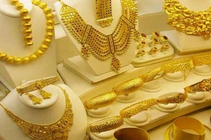 Có một thứ đang ép giá vàng lao dốc