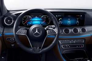 Vô lăng trên Mercedes sẽ được trang bị nhiều công nghệ mới lạ 