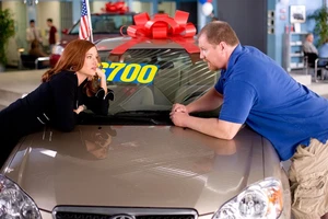 Mua xe ô tô cũ phải đòi cho bằng được những thứ này