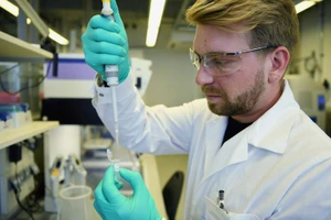 Giá một liều vaccine ngừa COVID-19 gần 1 triệu đồng