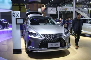 Toyota bị phạt hàng trăm tỉ đồng vì không chịu giảm giá xe