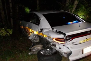 Để xe tự lái, ngồi xem phim và cái kết