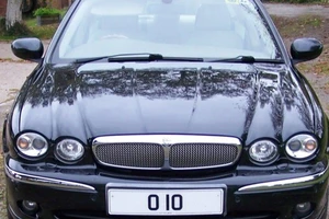 Một biển số xe ô tô được bán 4 tỉ đồng