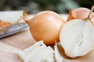 Những lợi ích bất ngờ khi ăn hành tây