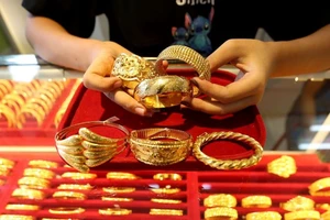  Đừng mơ giá vàng sẽ tăng điên loạn lên mức 10.000 USD