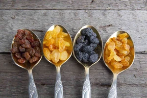 Điều gì bất ngờ khi bạn ăn 1 trái nho khô mỗi ngày