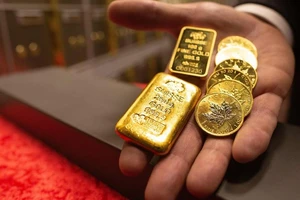 Kinh tế Mỹ tốt lên, giá vàng rớt mạnh chỉ còn 48,4 triệu