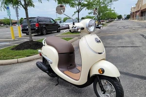 Honda ra mắt xe tay ga 50 phân khối có giá bằng nửa chiếc SH