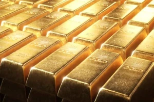 Giá vàng rớt mạnh, người mua vàng lỗ nặng 4 triệu đồng