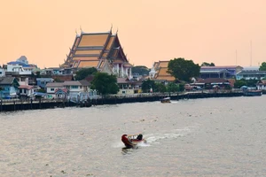 Du khách Việt Nam sang Thái Lan sẽ phải cách ly 7 ngày