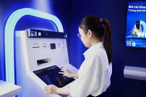 Ngân hàng đầu tiên triển khai rút tiền mặt tại ATM bằng thẻ căn cước công dân