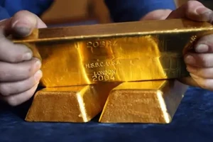 Mua vàng từ đầu năm đến giờ lỗ hơn 5,5 triệu đồng/lượng