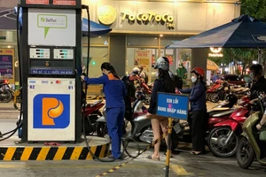 Giá xăng tại Việt Nam có thể giảm tiếp trong tuần này