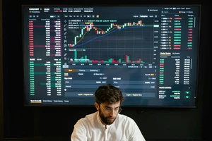 Chứng khoán tăng điểm mạnh, tiền vào như nước