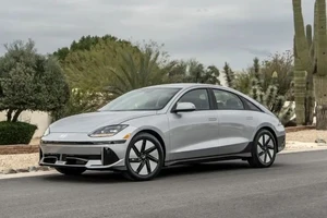 Thuê ô tô đi mỗi tháng chỉ tốn 4,1 triệu đồng