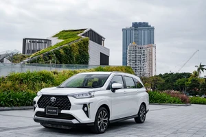 Những người đi chiếc ô tô Toyota này, cần đưa xe đi sửa ngay