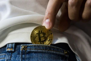 Tiền số bitcoin lại tăng giá 'đáng ngạc nhiên'
