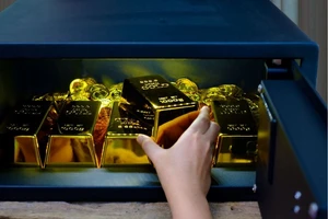 Những người mua vàng cách nay một năm lãi gần 50%?