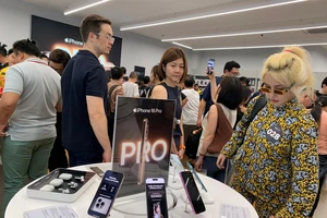 Muốn sản xuất thêm điện thoại iPhone, cần phải trả thêm tiền