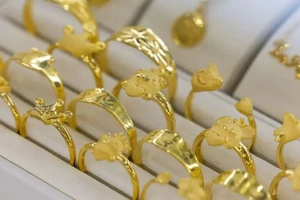 Người mua vàng bất ngờ vì có lãi cao