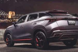 Ô tô Trung Quốc giá hơn 500 triệu đồng, ô tô Nhật giá gần 900 triệu đồng, người tiêu dùng sẽ chọn mua xe nào?