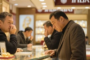 Giá vàng rớt mạnh, mất hơn 3 triệu đồng/lượng 