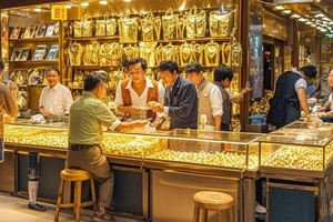 Lý do người mua vàng không bán chốt lời dù giá cao