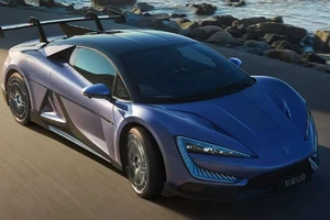 Một chiếc xe Trung Quốc có giá hơn 6 tỉ đồng vừa xuất hiện