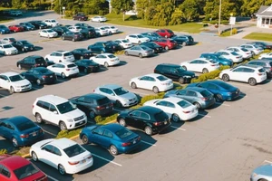 Đậu ô tô quá lâu, bị tính phí hàng triệu đồng