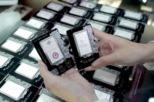 Lý do chỉ cần đầu tư 1 lượng bạc cũng đủ thu lợi