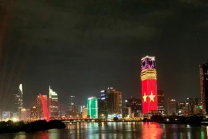 Kinh tế Việt Nam 2025 vượt 'gió ngược', tăng trưởng ấn tượng