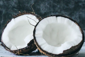 Ăn cùi dừa giúp giảm cân và tránh nguy cơ mắc bệnh Alzheimer?
