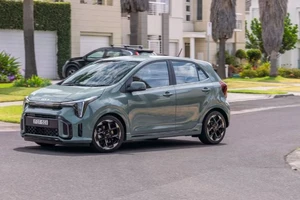 Ô tô siêu nhỏ có thể thay thế hoàn toàn xe máy?