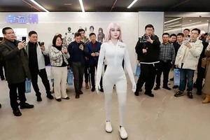 Robot Trung Quốc đã có thân nhiệt