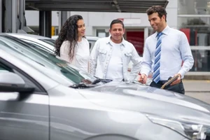 Ô tô có giá dưới 500 triệu đồng ngày càng hiếm