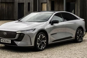 Hãng xe Nhật này đang phải mượn sức ô tô Trung Quốc để bán hàng