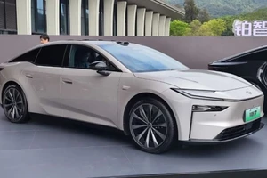 Người dùng tiêu dùng chuẩn bị được mua ô tô Toyota không tốn xăng