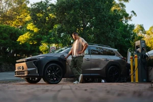 Toyota ra chiếc ô tô không tốn xăng 