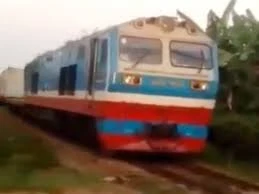 Cách chức trưởng ga Nha Trang vì để 2 tàu suýt tông nhau