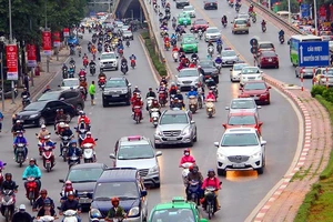 Phân vùng hoạt động, màu sơn cho taxi Hà Nội?