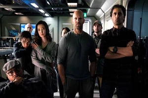 Jason Statham trở lại trong The Meg, đối mặt quái thú khổng lồ